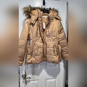 New York & Co. Women's Gold Puffer Jacket w/belt and detachable hood Size M.